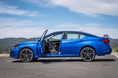 2025 Nissan Altima 2.5 SR