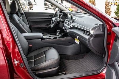 2025 Nissan Altima 2.5 SR