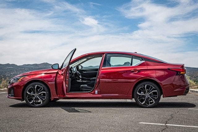 2025 Nissan Altima 2.5 SR