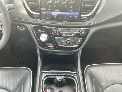 2023 Chrysler Pacifica Hybrid Limited