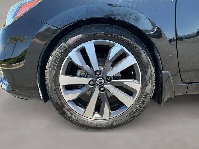 2020 Nissan Versa 1.6 SR