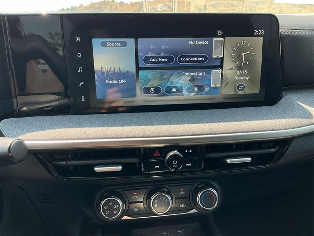 2025 Nissan Kicks SV