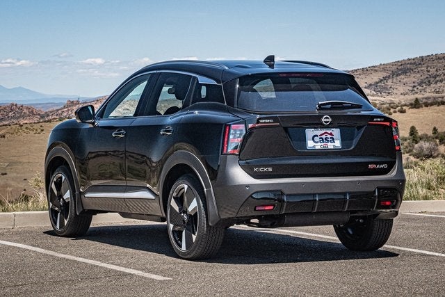 2025 Nissan Kicks SR