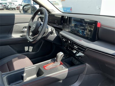 2025 Nissan Kicks SR