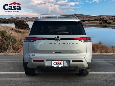 2025 Nissan Pathfinder SL