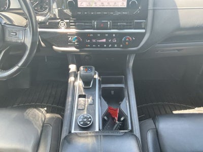 2022 Nissan Pathfinder SL