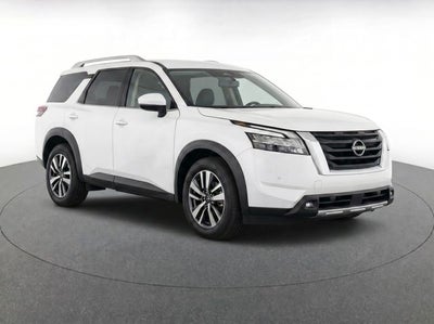 2022 Nissan Pathfinder SL