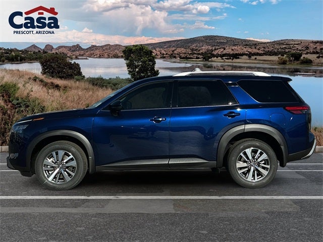 2025 Nissan Pathfinder SL