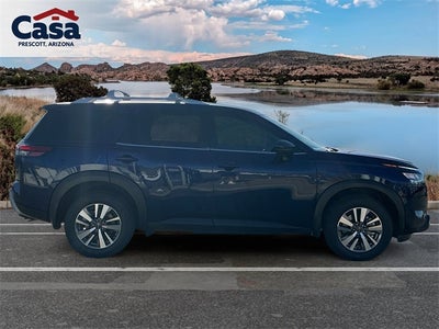 2025 Nissan Pathfinder SL