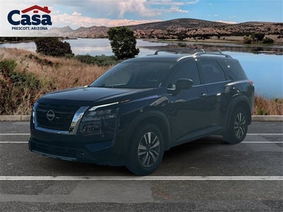 2025 Nissan Pathfinder SL