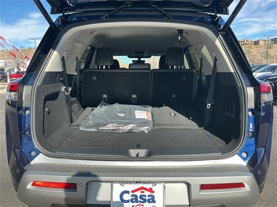 2025 Nissan Pathfinder SL