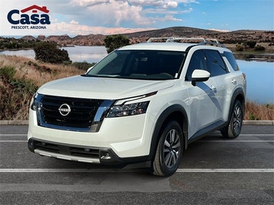 2025 Nissan Pathfinder SL