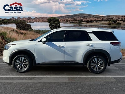 2025 Nissan Pathfinder SL