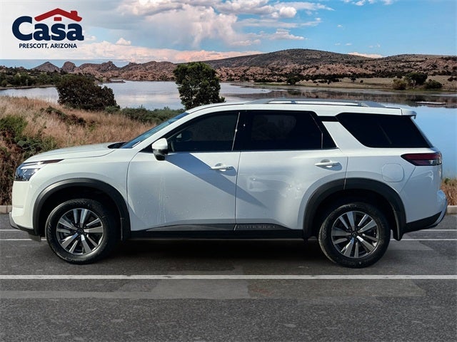 2025 Nissan Pathfinder SL