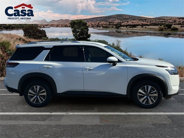 2025 Nissan Pathfinder SL