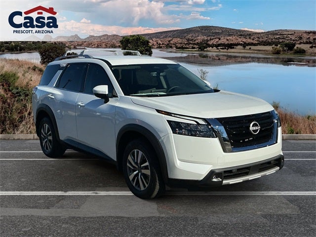 2025 Nissan Pathfinder SL