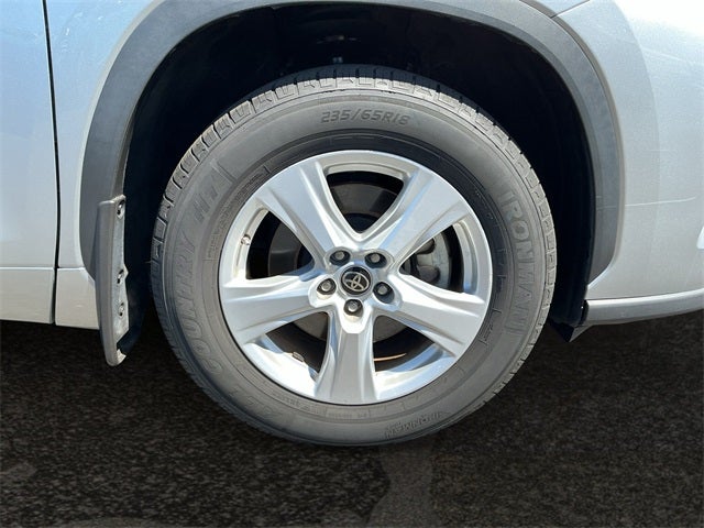 2024 Toyota Highlander LE