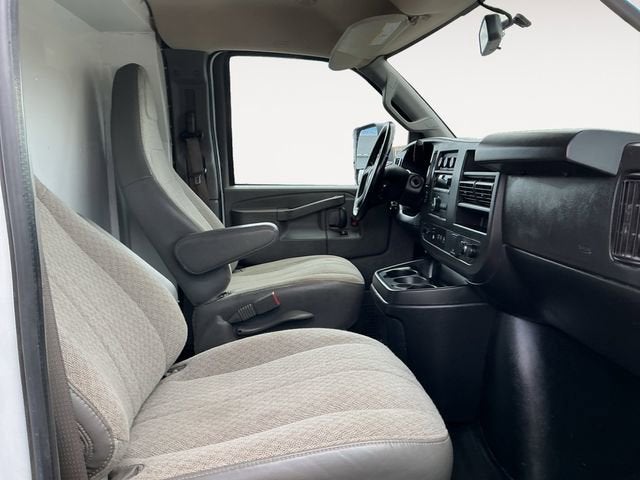 2022 Chevrolet Express Cutaway 3500 Work Van