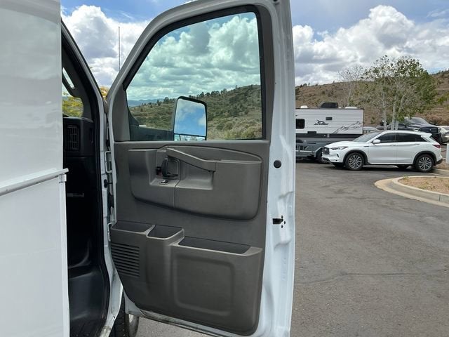 2022 Chevrolet Express Cutaway 3500 Work Van