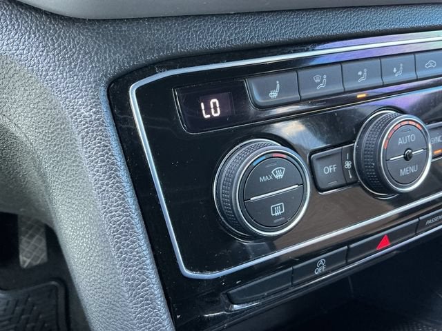2023 Volkswagen Atlas Cross Sport 2.0T SE w/Technology