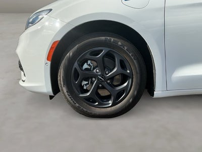 2023 Chrysler Pacifica Hybrid Limited