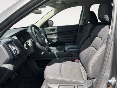 2025 Nissan Pathfinder S FWD