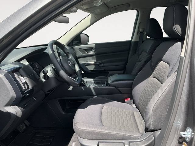 2025 Nissan Pathfinder S FWD