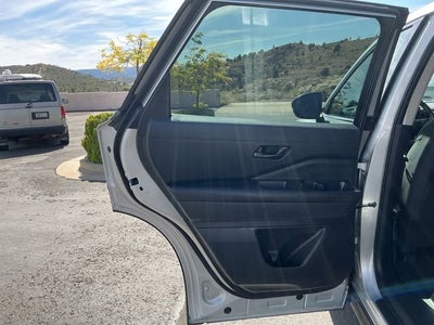 2025 Nissan Pathfinder SV FWD