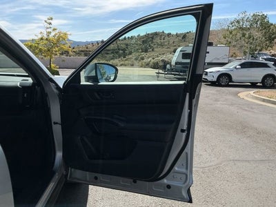 2025 Nissan Pathfinder SV FWD