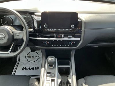 2025 Nissan Pathfinder SV FWD