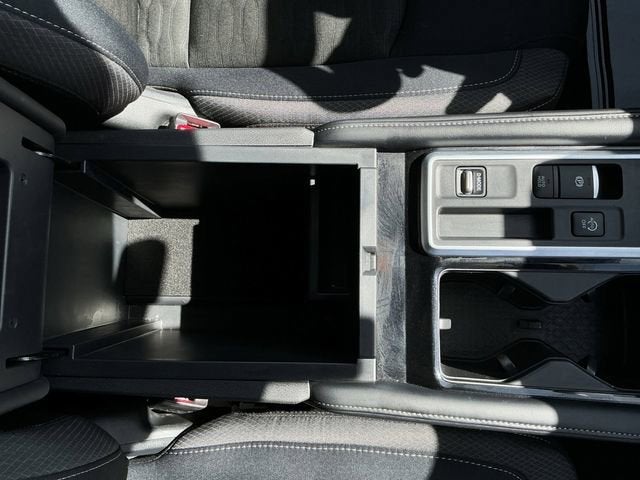 2025 Nissan Pathfinder SV FWD