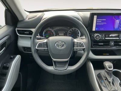 2025 Toyota Highlander Hybrid XLE