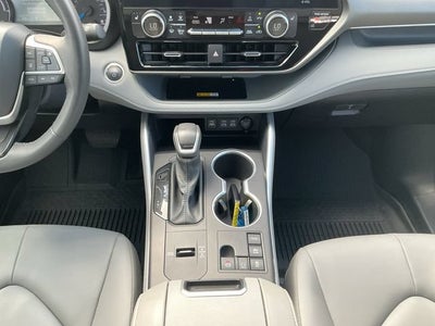 2025 Toyota Highlander Hybrid XLE
