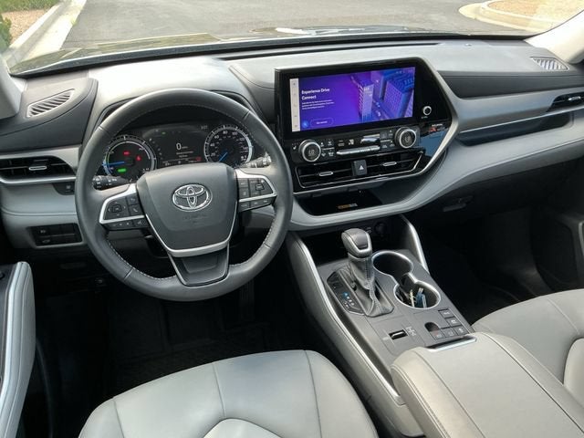 2025 Toyota Highlander Hybrid XLE