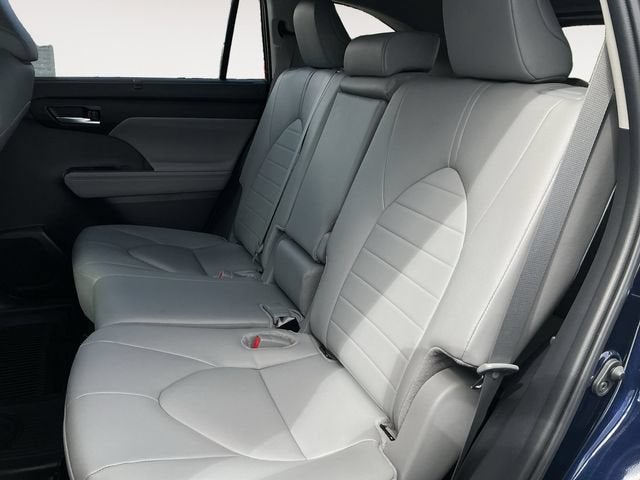 2025 Toyota Highlander Hybrid XLE