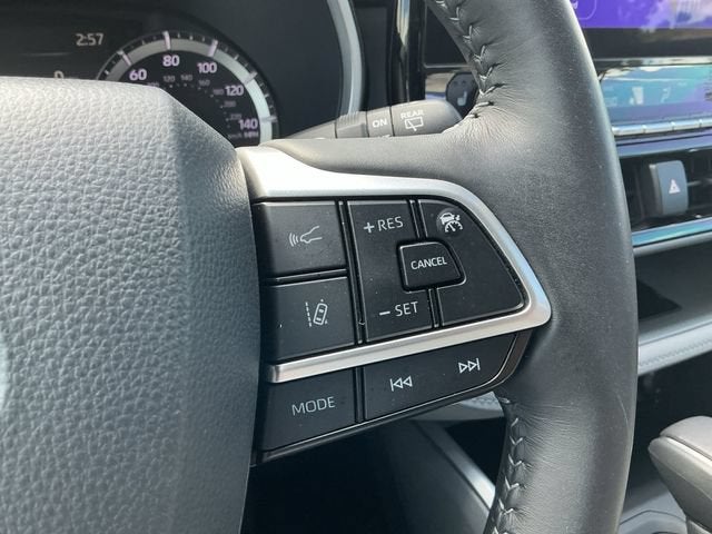 2025 Toyota Highlander Hybrid XLE