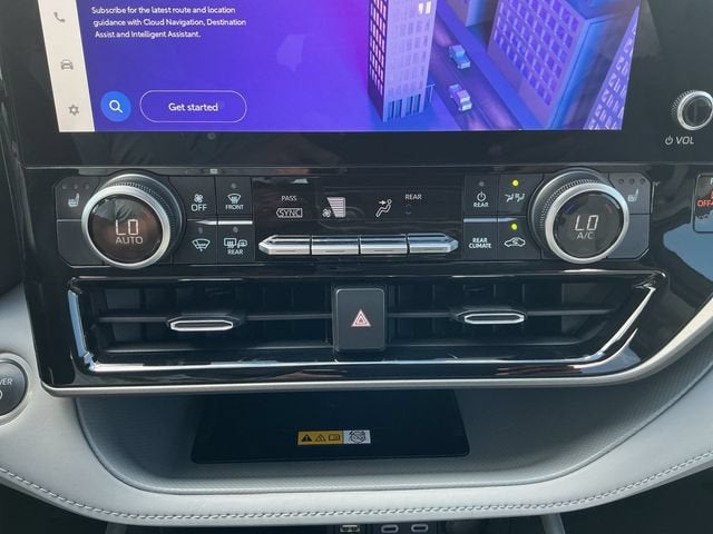 2025 Toyota Highlander Hybrid XLE