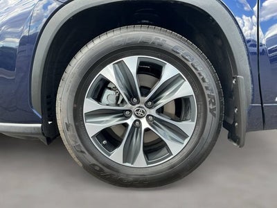 2025 Toyota Highlander Hybrid XLE