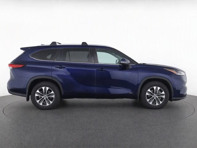 2025 Toyota Highlander Hybrid XLE