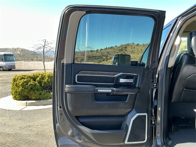 2019 RAM 2500 Laramie Crew Cab 4x4 6'4" Box