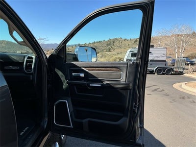2019 RAM 2500 Laramie Crew Cab 4x4 6'4" Box
