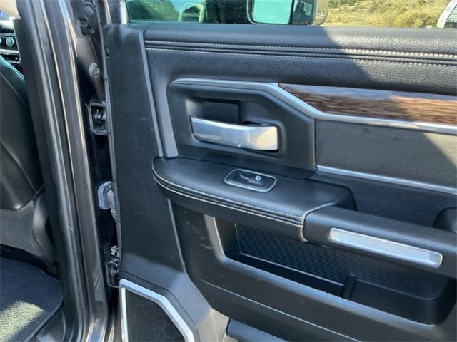 2019 RAM 2500 Laramie Crew Cab 4x4 6'4" Box